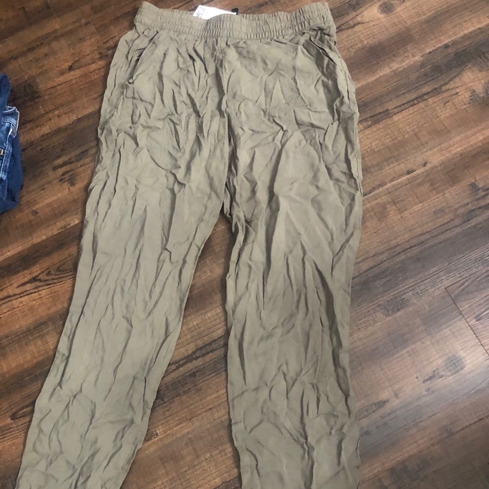 Green pants size small